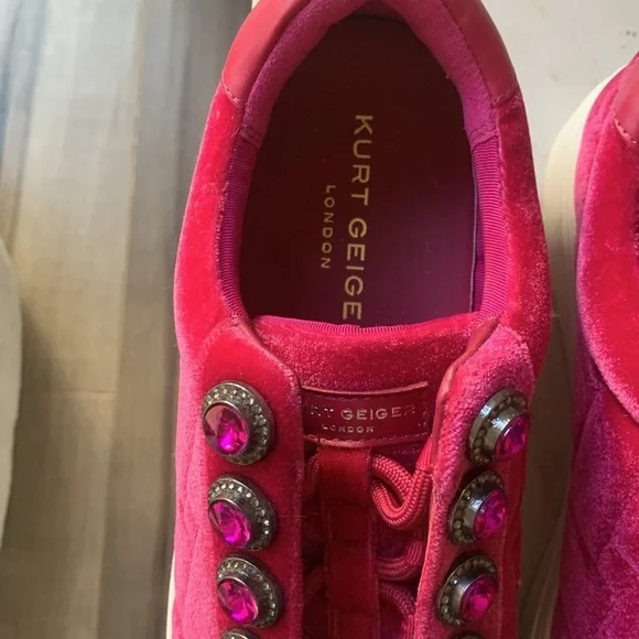 New Kurt Geiger London Pink Velvet Rhinestones Sneakers size EU 39 UK 6 - Picture 5 of 8